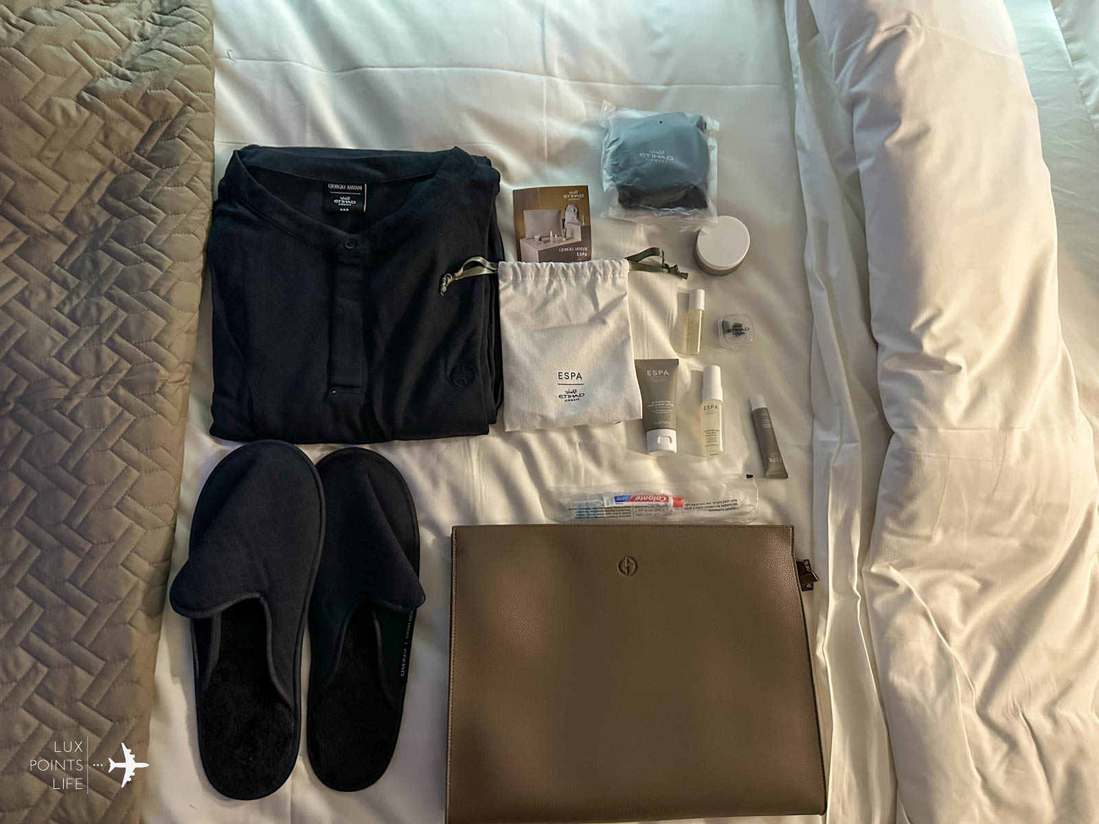 Etihad The Residence Amenity Kit